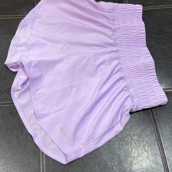 Nike Women's One Dri-FIT Ultra High-Waisted 3" Brief-Lined Shorts - Picture 5 of 11